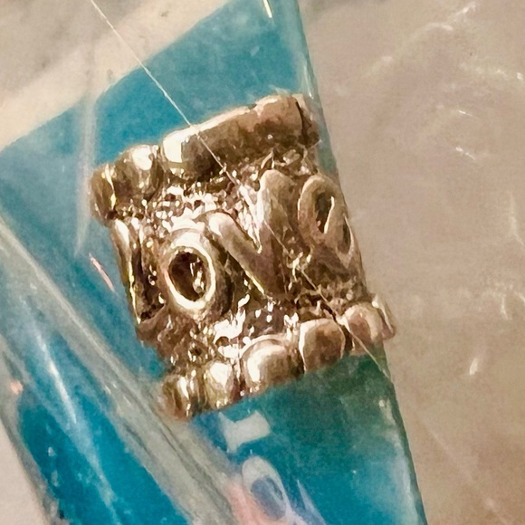 NWT Pugster Lot Charm Beads Lot of Four (FAITH,LOVE, Snowman, and Sleigh/Snowman - Picture 4 of 11